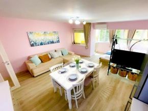 Top Location !!FREE parking!! 